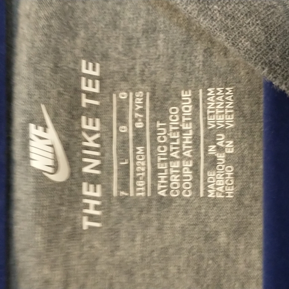 Nike kid's size L(7) athletic cut mostly cotton blend long-sleeved Tee - Picture 3 of 8
